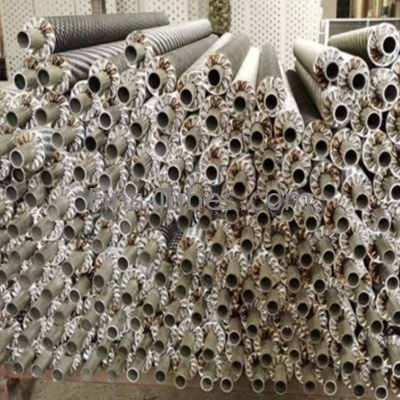 Tubo rotondo a pinne longitudinali resistenti alla corrosione con estremità a filo